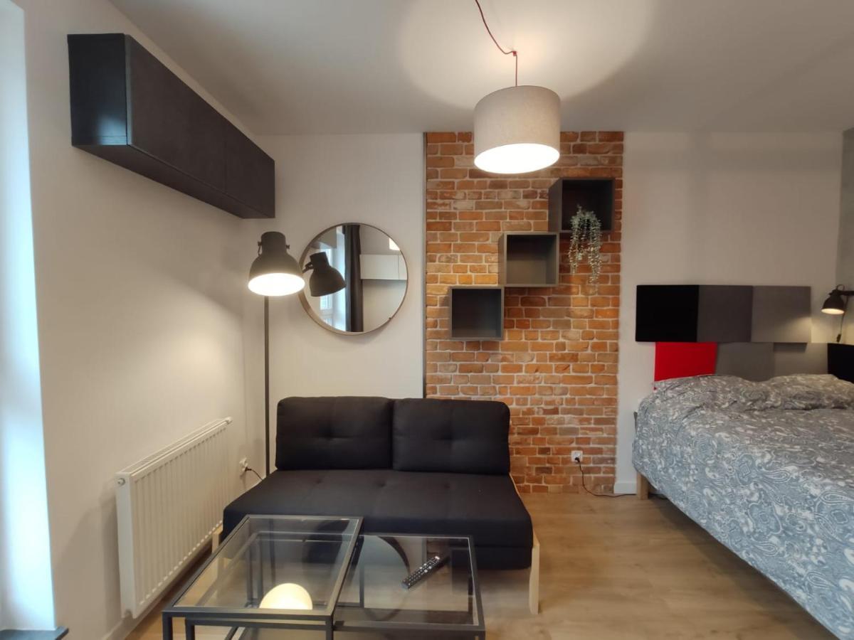Red Wall Apartment In The Old Town 格但斯克 外观 照片