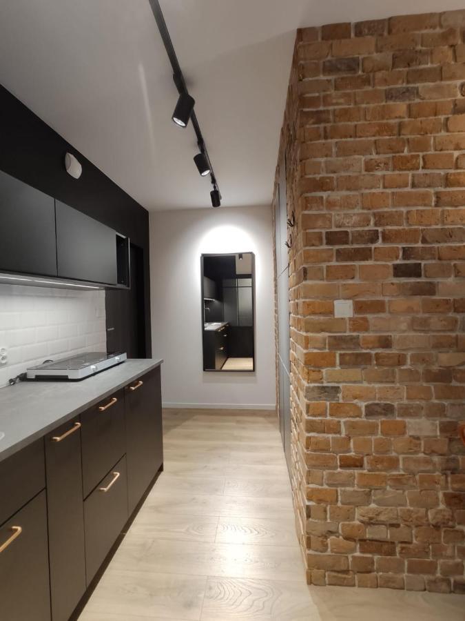 Red Wall Apartment In The Old Town 格但斯克 外观 照片